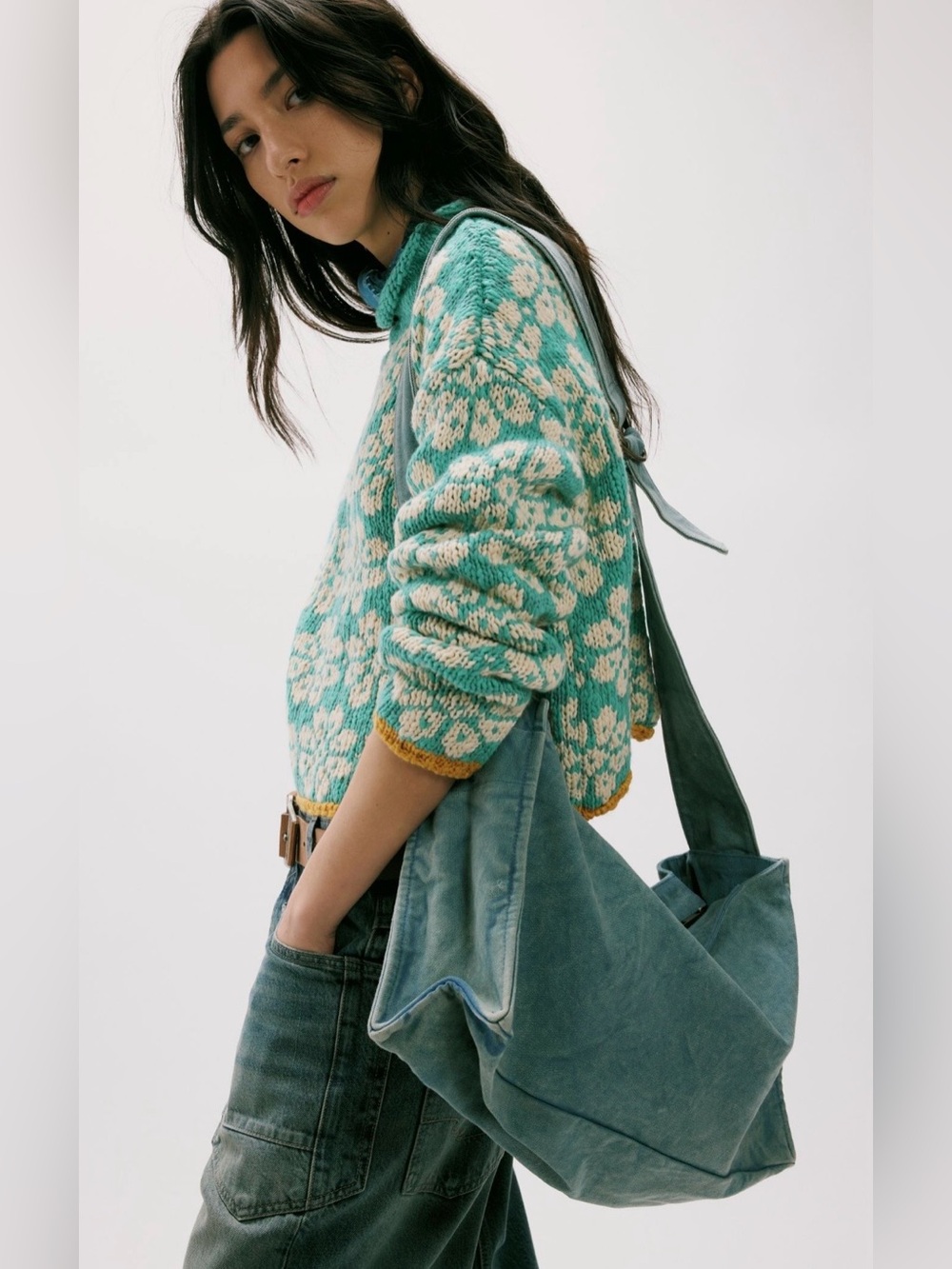 NWT Free People Camp Crush Sling Bag in Blue 🩵 New $78 18x10x5 Adjustable Strap - Picture 2 of 10